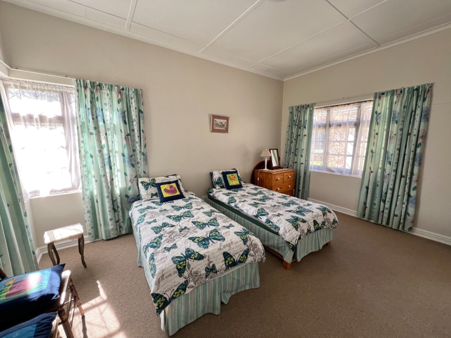 4 Bedroom Property for Sale in Sunridge Park Eastern Cape